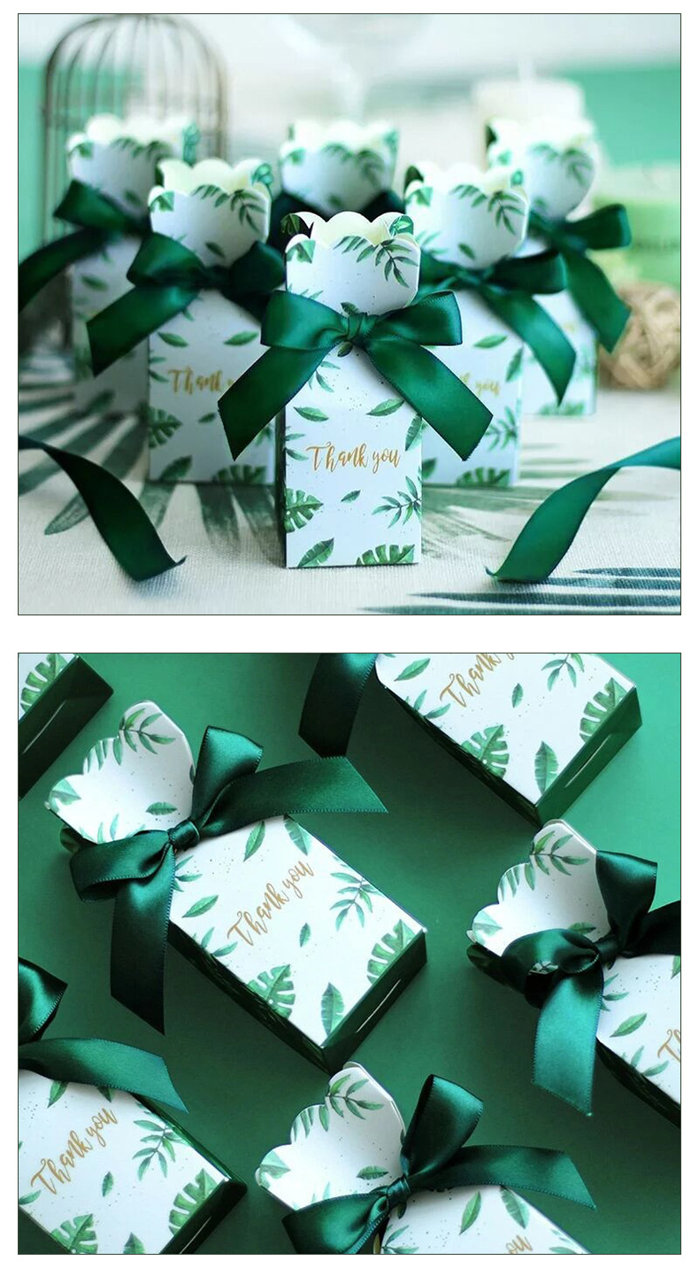 Elegant Bud-Shaped Wedding Favor Box (Vase Style)