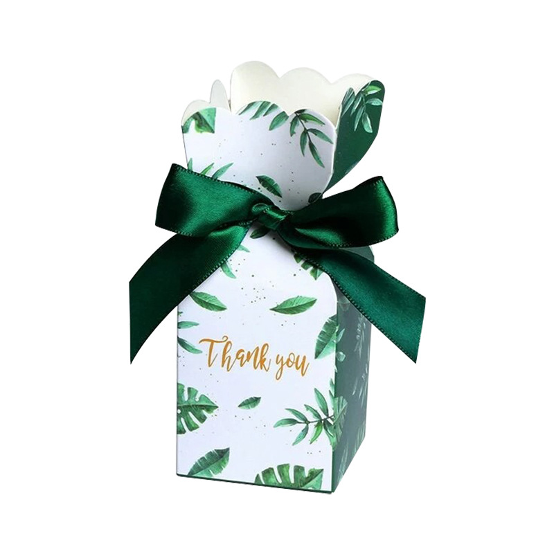 Elegant Bud-Shaped Wedding Favor Box (Vase Style)